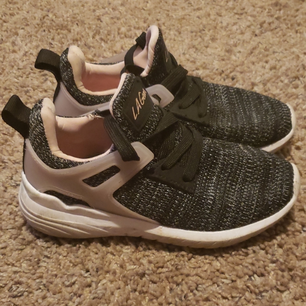 Shoes - Picture 2 of 4